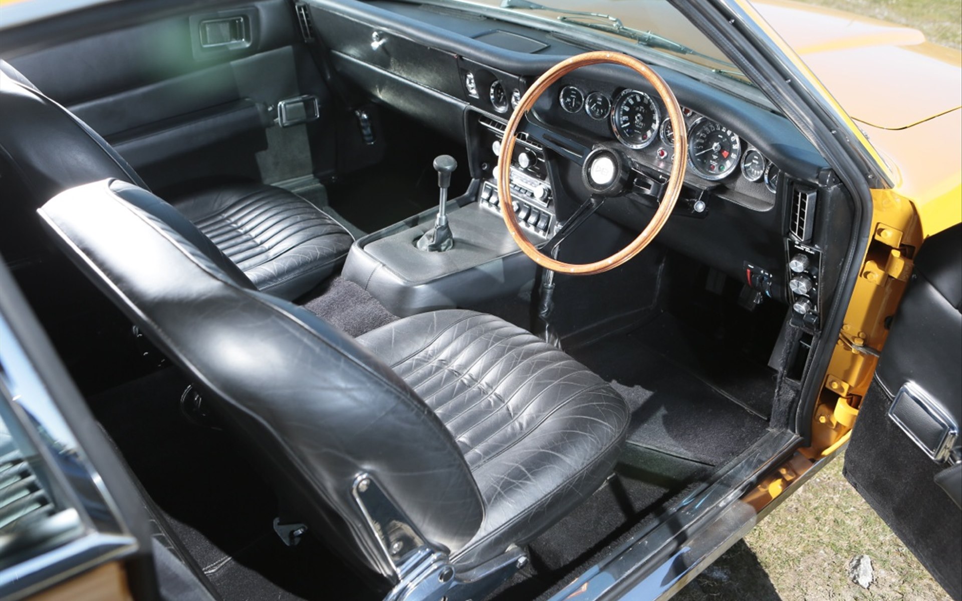 Aston Martin DBS 1970